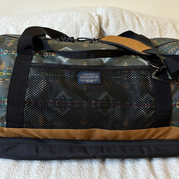 Pendleton RANCHO ARROYO EXPLORER CARRYALL WEEKENDER - NEW, tags included - Picture 6 of 10